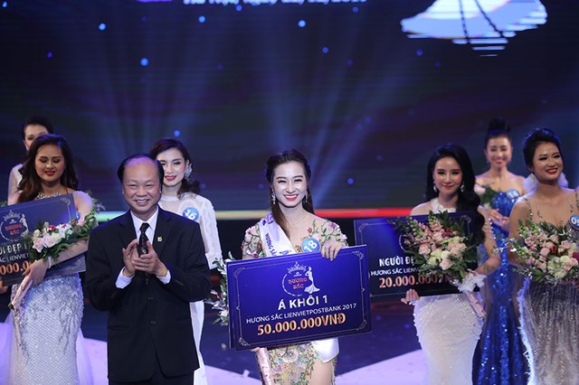 Lộ diện Hoa khôi Hương sắc LienVietPostBank 2017 ảnh 18