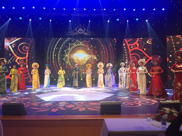 Lộ diện Hoa khôi Hương sắc LienVietPostBank 2017 ảnh 6