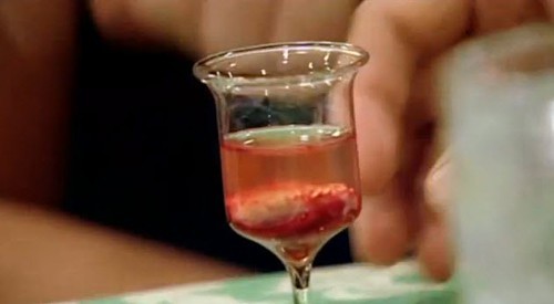 Rùng mình 5 món ăn sống ở Việt Nam khiến khách Tây “khiếp sợ” ảnh 2