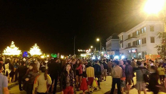 Muôn cách bạn trẻ Hà Nội đón năm mới ảnh 2