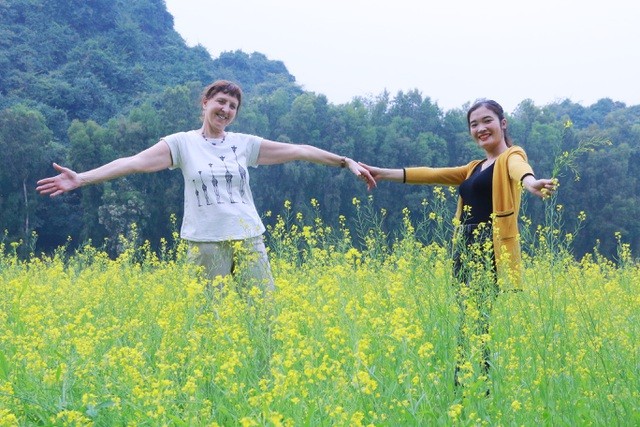 Vườn hoa cải rực vàng đẹp mê hồn khiến du khách nao lòng ở Thung Nham ảnh 5