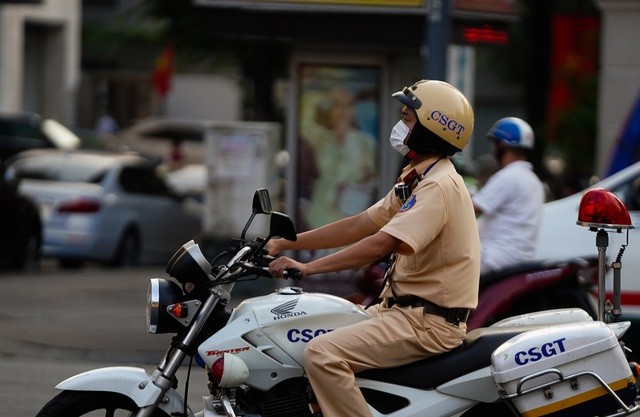 Lý do khách Tây hờ hững với khẩu trang và nước rửa tay ảnh 11