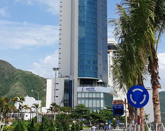 Dự án khách sạn The Horizon Nha Trang được kết luận là UBND tỉnh Khánh Hòa có sai phạm trong quá trình chọn lựa chủ đầu tư, cho thuê đất không qua đấu giá, xây khách sạn không đúng quy hoạch và kế hoạch sử dụng đất, bán tài sản nhà nước có giá trị còn lại không qua đấu giá...