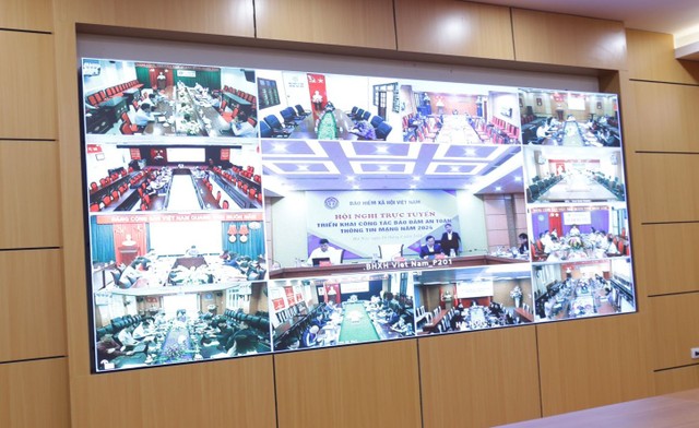 Hội nghị trực tuyến.