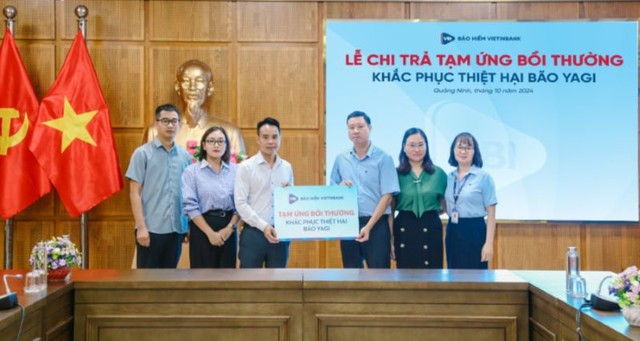 VBI trao tạm ứng bồi thường 1 tỷ đồng khắc phục bão số 3 cho Bảo tàng Quảng Ninh