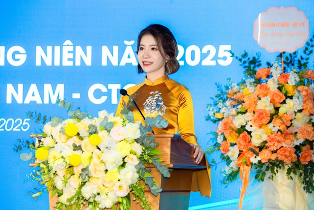 Bà Hàn Thị Khánh Vinh – Thành viên HĐQT, Tổng giám đốc DVN trình bày Báo cáo KQKD năm 2024 và kế hoạch năm 2025