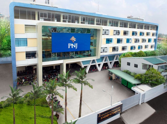 PNJ và V-Green cùng lên phương án phát triển hạ tầng trạm sạc điện tại hệ thống cửa hàng, văn phòng và nhà máy PNJ (Ảnh: Đông Lê)