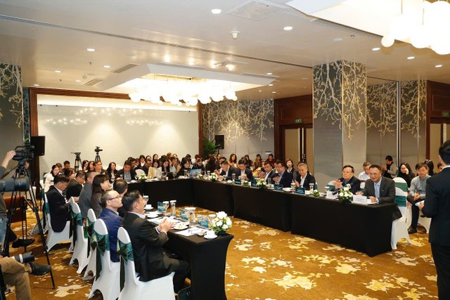 Toàn cảnh sự kiện Đối thoại với chủ đề “Tiền mới, hàng mới và Cơ hội trên thị trường mới nổi"