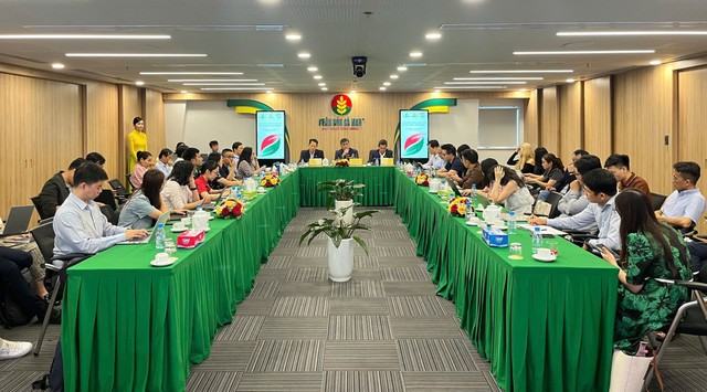 Đại diện cổ đông, nhà đầu tư các ngành gặp mặt với lãnh đạo PVCFC chiều ngày 10/4