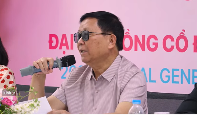 Chủ tịch HĐQT Bùi Đức Thịnh trả lời câu hỏi của cổ đông trong phần thảo luận tại ĐHCĐ thường niên năm 2026