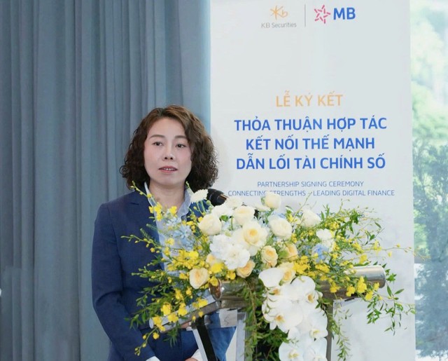 Bà Phạm Thị Mai Anh - Phó giám đốc Khối Ngân hàng số MB chia sẻ kỳ vọng hiện thực hóa các giải pháp tài chính phục vụ khách hàng hai bên