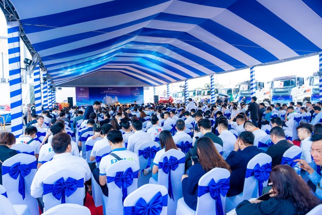 Sự kiện thu hút đông đảo các nhà đầu tư và cán bộ địa phương đến tham dự.