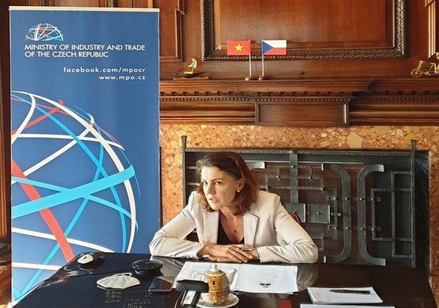 Bà Martina Tauberova, Thứ trưởng Bộ Công Thương Cộng Hòa Séc