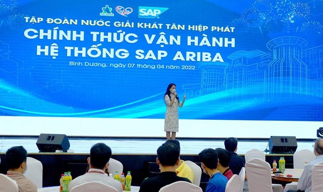 Phó tổng giám đốc Trần Uyên Phương chia sẻ về hành trình hoàn thiện dự án. Phó tổng giám đốc Trần Uyên Phương chia sẻ về hành trình hoàn thiện dự án.