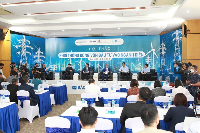 Hội thảo "Khơi thông dòng vốn đầu tư vào ngành điện" thu hút sự quan tâm lớn của cộng đồng doanh nghiệp đang đầu tư vào lĩnh vực năng lượng (ảnh: Dũng Minh).