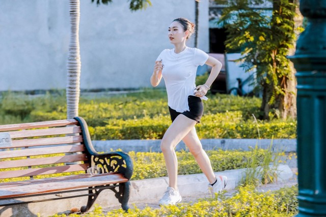 Người thường xuyên tập luyện thể thao thường đối diện với nguy cơ mất nước, mất khoáng. Người thường xuyên tập luyện thể thao thường đối diện với nguy cơ mất nước, mất khoáng.