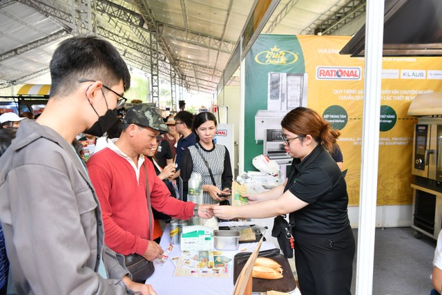 Có 105 món ngon cùng bánh mì được giới thiệu tại lễ hội.