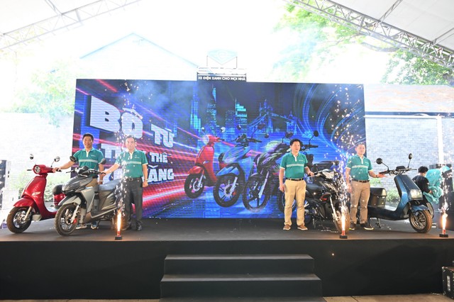 Bộ tứ thay thế xe xăng của Tập đoàn Sơn Hà ra mắt.