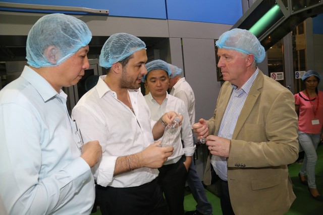 Đoàn chuyên gia của Tập đoàn GEA làm việc tại Tân Hiệp Phát.