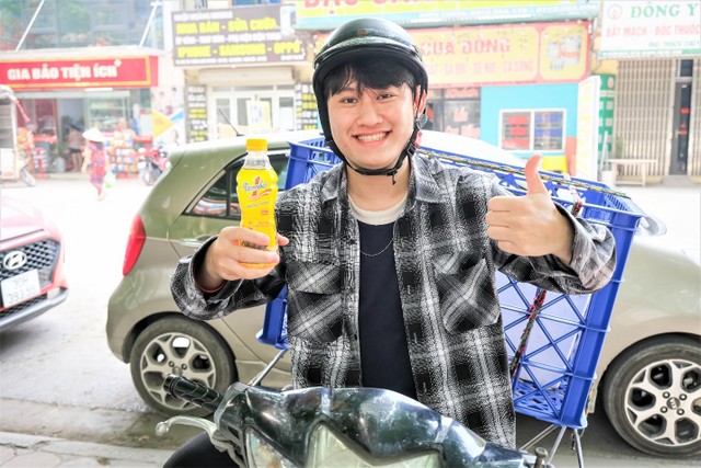 Nguồn năng lượng từ nước tăng lực Number cùng các shipper trên khắp các cung đường.