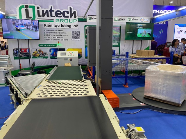 Triển lãm Quốc tế lần thứ 5 về Công nghiệp hỗ trợ và Chế biến chế tạo Việt Nam (Vimexpo) 2024 thu hút hơn 200 gian hàng trưng bày. Ảnh H.Y