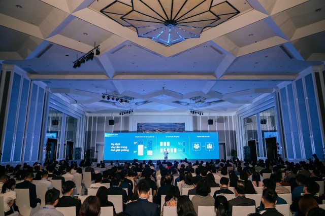 SaaS Day - chuỗi sự kiện công nghệ và quản trị thường niên của Base.vn đón 3.000 lãnh đạo cấp CEO, C-level và nhân sự cấp cao của các doanh nghiệp tại 3 thành phố lớn: TP.HCM, Hà Nội và Đà Nẵng trong tháng 11/2024.