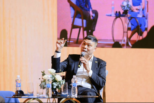 Ông Tôn Thất Đề, Tổng giám đốc Tập đoàn Việt Úc chia sẻ tại Diễn đàn