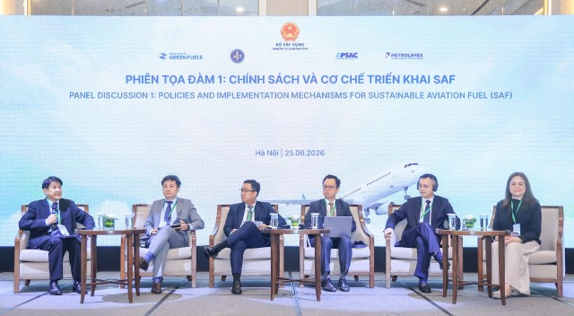 Các diễn giả thảo luận tại toạ đàm chính sách và cơ chế triển khai SAF. Ảnh BXD.