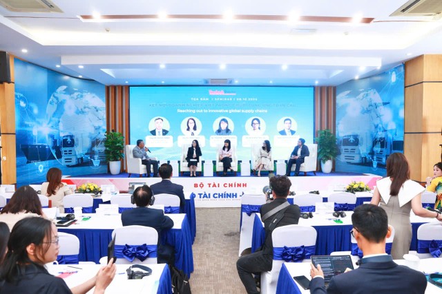 Tại tọa đàm, chuyên gia cho rằng người Việt Nam có lợi thế về sự nhanh nhạy và khả năng thích ứng. Ảnh Chí Cường. Tại tọa đàm, chuyên gia cho rằng người Việt Nam có lợi thế về sự nhanh nhạy và khả năng thích ứng. Ảnh Chí Cường.