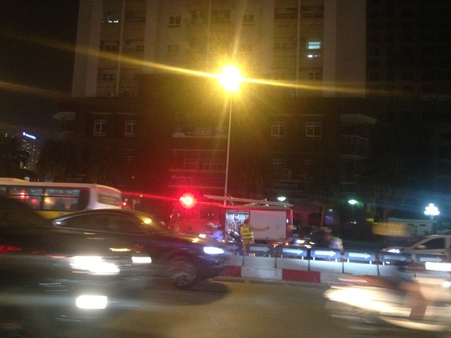 Cháy Chung cư Vimeco đường Nguyễn Chánh, Hà Nội ảnh 2