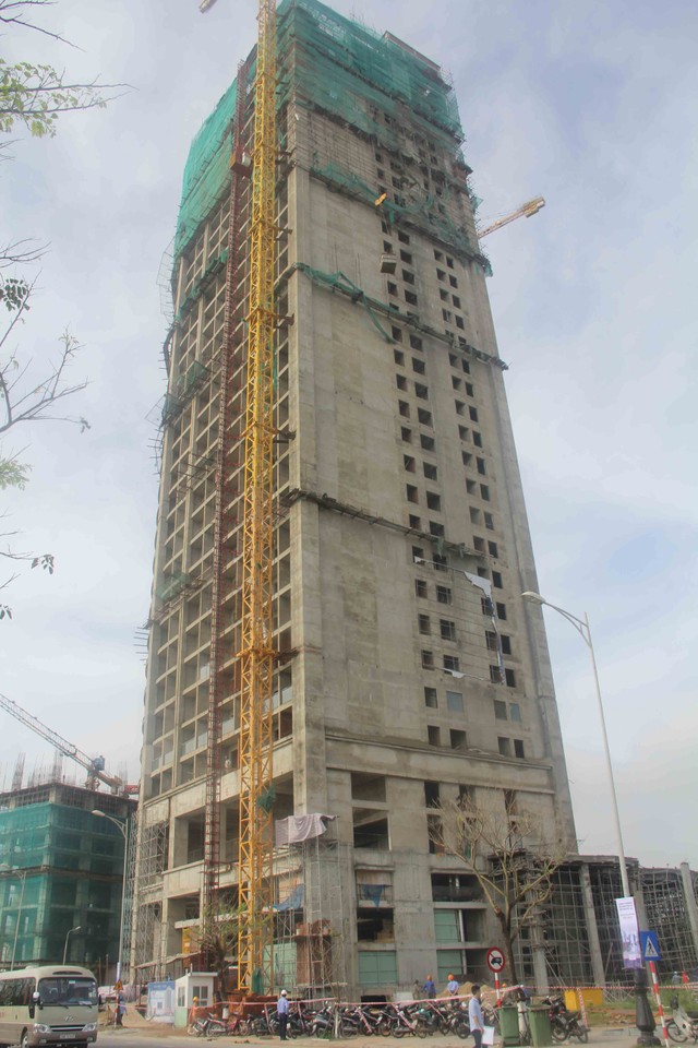 Thông tin mới nhất về vụ sập giàn giáo công trình tòa nhà Luxury Apartment Đà Nẵng ảnh 1