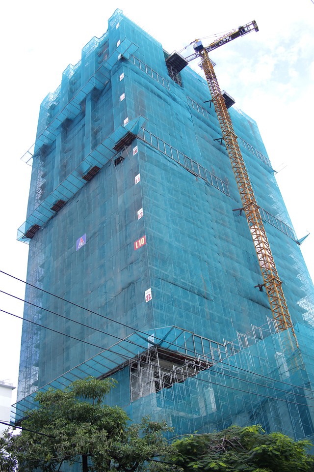 100 căn hộ khách sạn Ariyana Smart Condotel Nha Trang đã được đặt mua nhân dịp cất nóc dự án ảnh 1