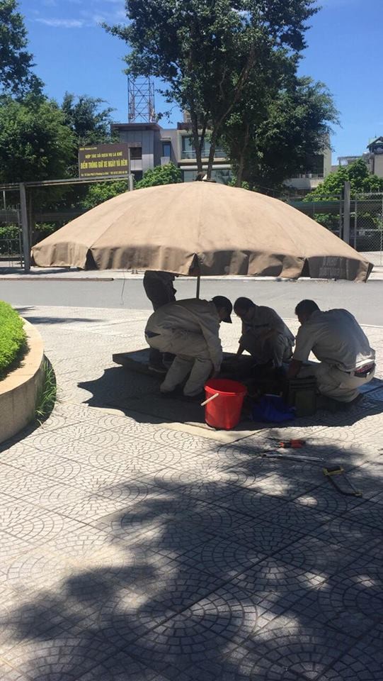 Nắng nóng cục bộ, dân chung cư Hà Nội khổ sở vì mất nước ảnh 1