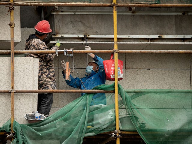 Ngừng thi công xây dựng để chống Covid-19: Nơi chặt, nơi lỏng, nên hiểu theo thế nào? ảnh 1