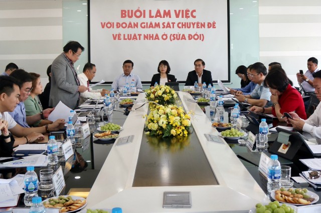Toàn cảnh buổi làm việc.