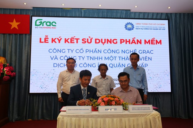 Các bên ký kết biên bản ghi nhớ sử dụng phần mềm chuyển đổi số.