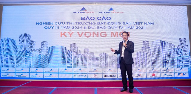 Ông Lưu Quang Tiến – Phó viện trưởng Viện nghiên cứu Kinh tế - Tài chính – Bất động sản DXS trình bày tại sự kiện.