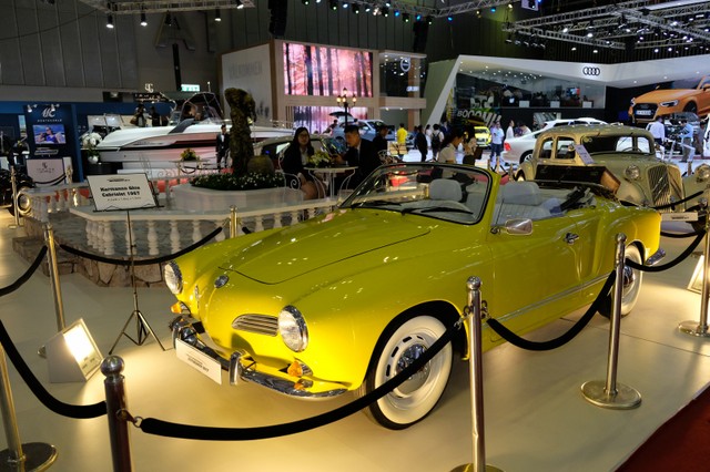 Ngắm dàn xe cổ cực độc tại triển lãm xe nhập khẩu ảnh 3