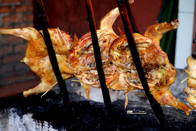 Đến Pleiku ăn đặc sản cơm lam gà nướng ảnh 5