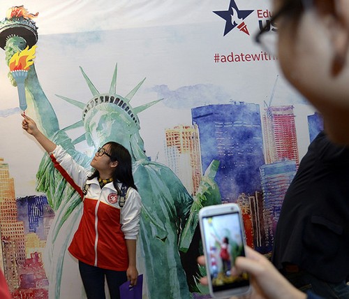 Việt Nam đứng thứ 6 trong về lượng sinh viên du học tại Mỹ ảnh 1