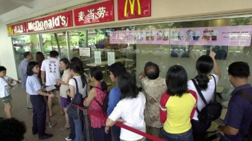 5 thứ người Singapore cũng lũ lượt xếp hàng để được mua ảnh 3