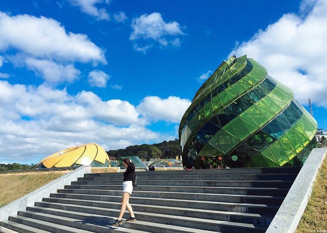 5 địa điểm được giới trẻ check-in nhiều trong năm 2017 ảnh 3