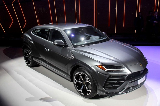 Lamborghini Urus ra mắt - siêu SUV và cuộc chơi lợi nhuận ảnh 3