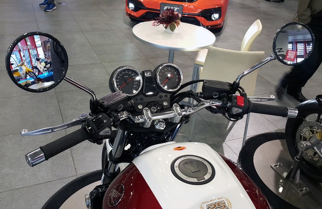 Huyền thoại Honda CB1300 2018 giá 12.000 USD ảnh 7