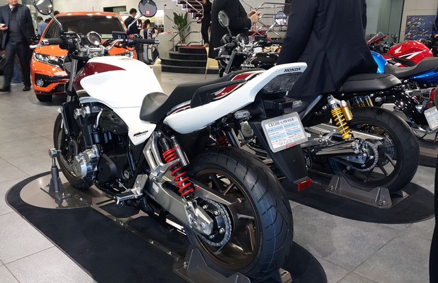 Huyền thoại Honda CB1300 2018 giá 12.000 USD ảnh 2