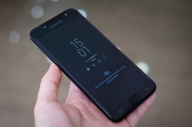 7 smartphone tầm trung nổi bật nửa cuối năm 2017 ảnh 4