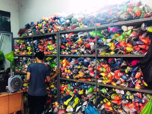 Dân buôn online “khôn lỏi” với vô vàn chiêu né thuế ảnh 1