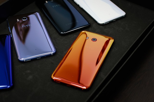 5 smartphone cao cấp giá tốt dịp cuối năm ảnh 2