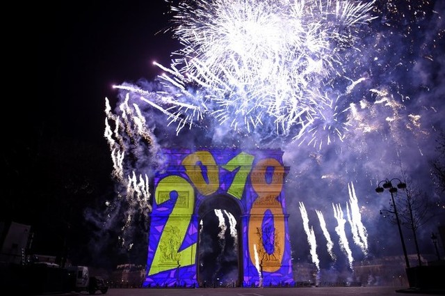 Những màn pháo hoa mãn nhãn chào 2018 ảnh 4