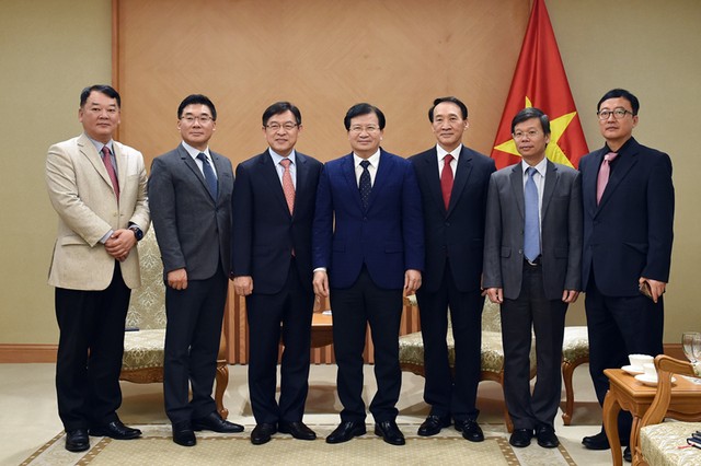 Chính phủ mong muốn Samsung tiếp tục mở rộng sản xuất tại Việt Nam ảnh 1